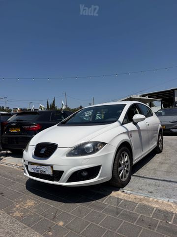 מודעת רכב סיאט לאון