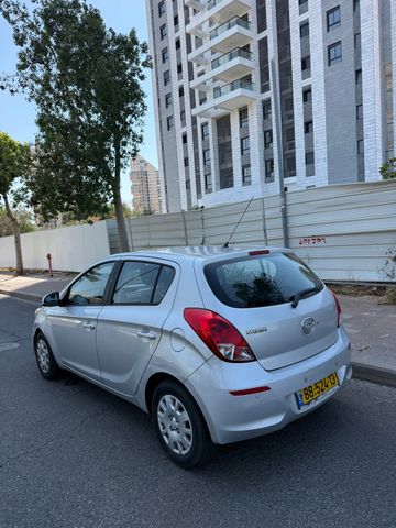יונדאי i20