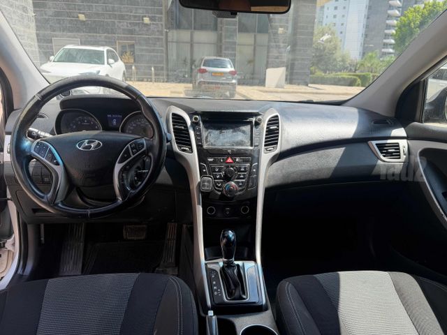 יונדאי i30