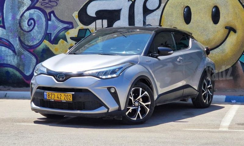 מודעת רכב טויוטה C-HR