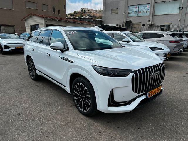 ג'אקו J8