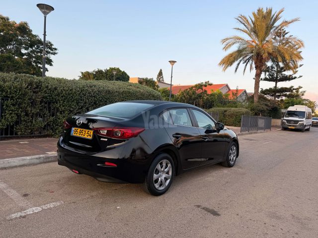 מאזדה 3