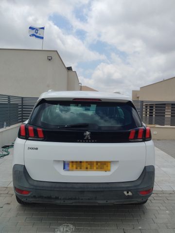 פיג'ו 5008