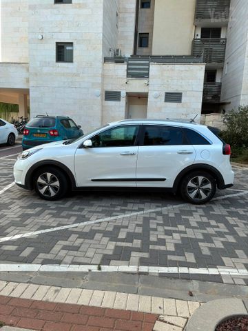 קיה נירו