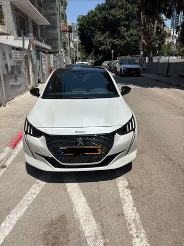 פיג'ו 208
