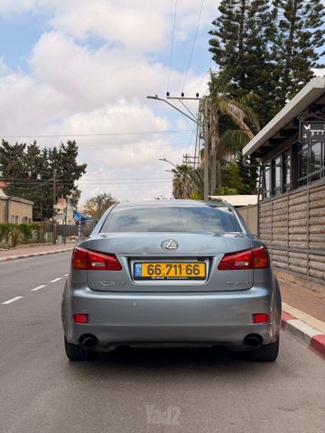 מודעת רכב לקסוס IS