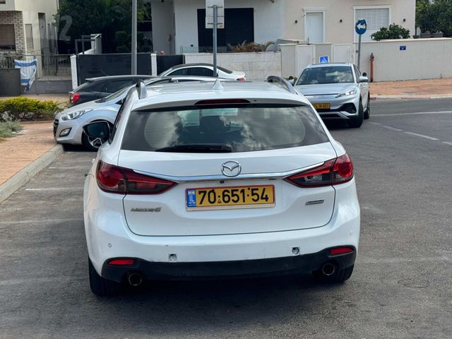 מודעת רכב מאזדה 6