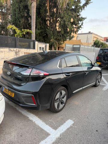 יונדאי איוניק
