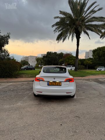 טסלה מודל 3