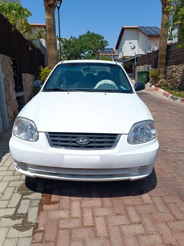 יונדאי אקסנט i25