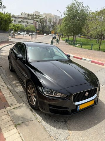 מודעת רכב יגואר XE