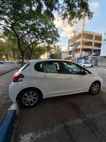 פיג'ו 208