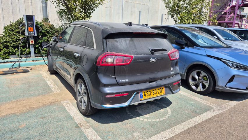 קיה נירו