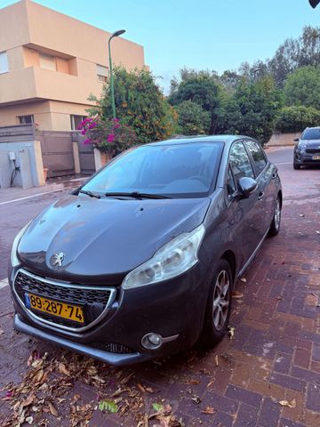 פיג'ו 208