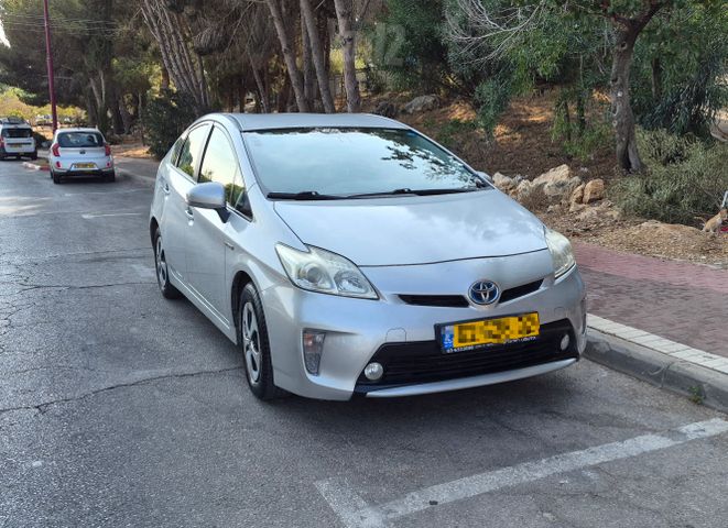 מודעת רכב טויוטה פריוס
