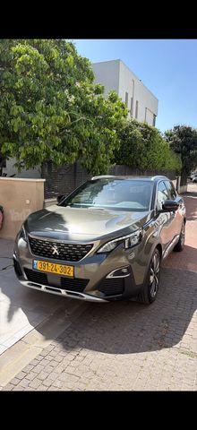פיג'ו 3008