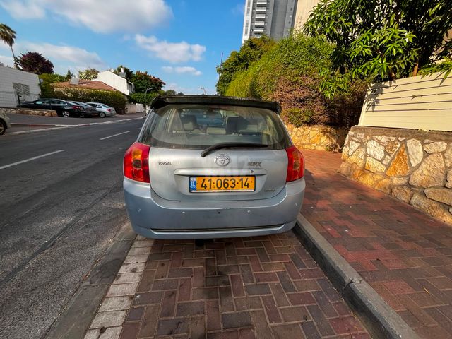 טויוטה קורולה