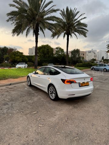 טסלה מודל 3