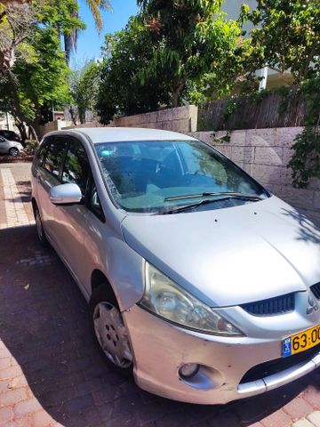 מיצובישי גרנדיס