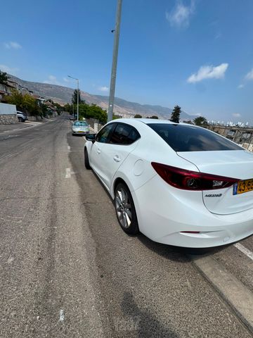 מאזדה 3