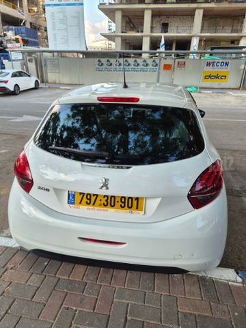 פיג'ו 208