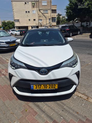 מודעת רכב טויוטה C-HR