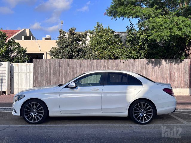 מודעת רכב מרצדס-בנץ C-class