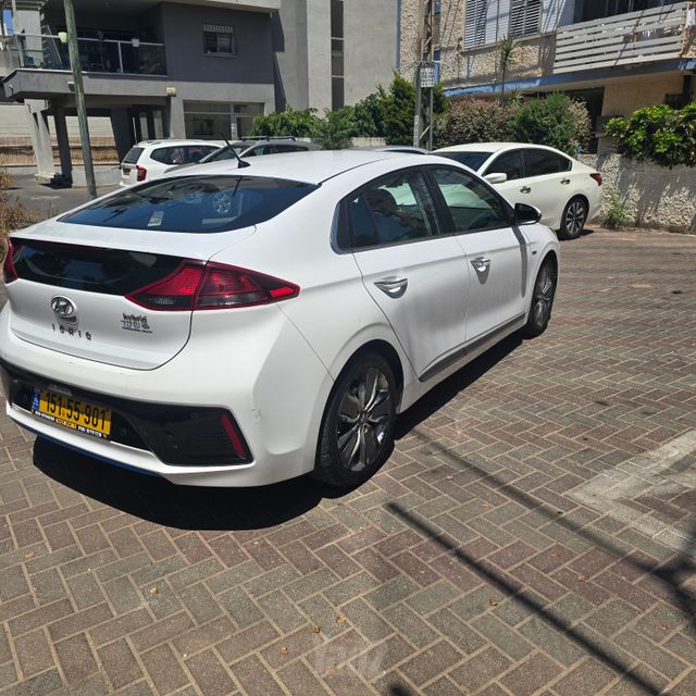 יונדאי איוניק