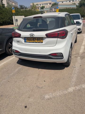 יונדאי i20
