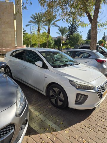 יונדאי איוניק