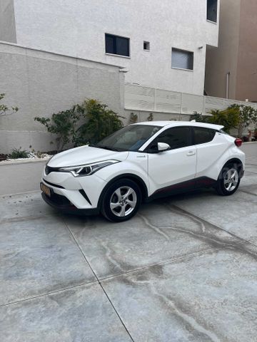 מודעת רכב טויוטה C-HR