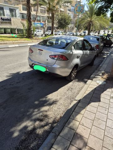 מודעת רכב מאזדה 2