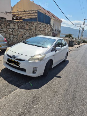 מודעת רכב טויוטה פריוס