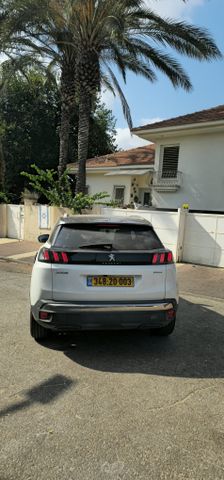 פיג'ו 3008
