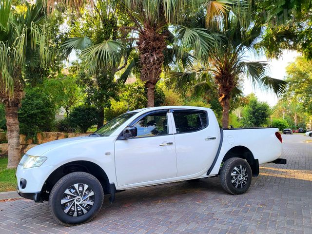 מיצובישי טרייטון / L200