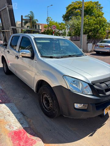 מודעת רכב איסוזו די-מקס