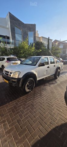 איסוזו די-מקס
