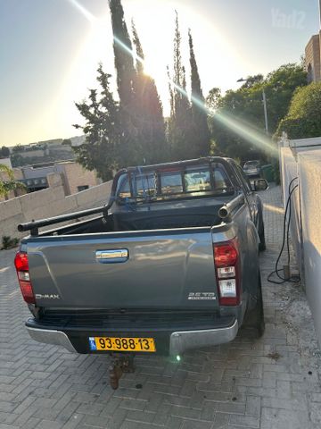 איסוזו די-מקס