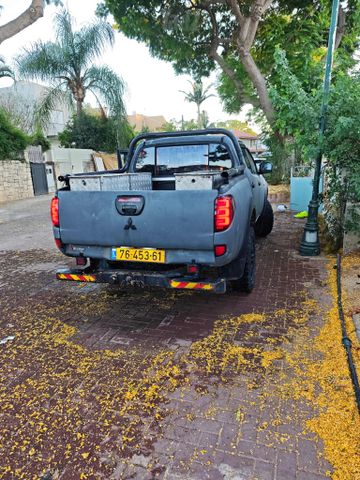 מיצובישי טרייטון / L200