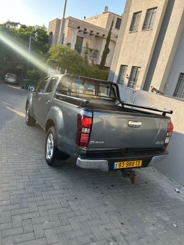 איסוזו די-מקס