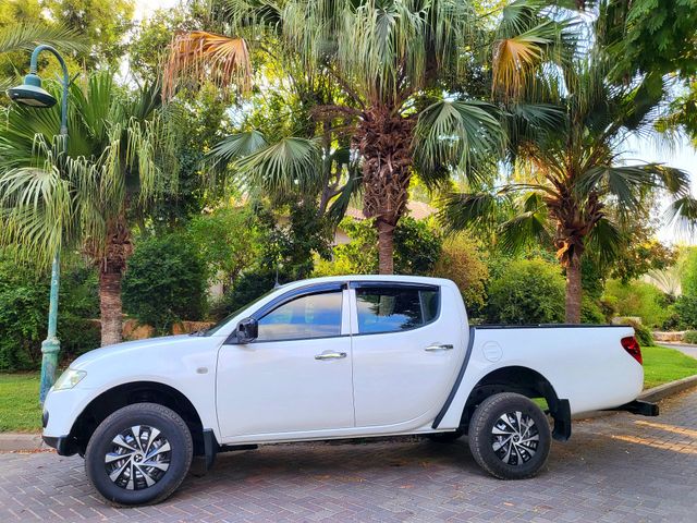 מיצובישי טרייטון / L200
