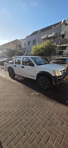 מודעת רכב איסוזו די-מקס