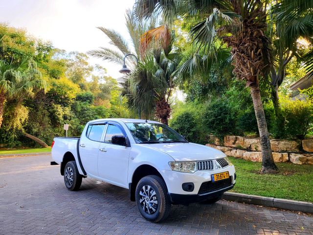 מיצובישי טרייטון / L200