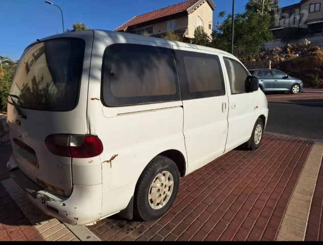 יונדאי H-1 / i800