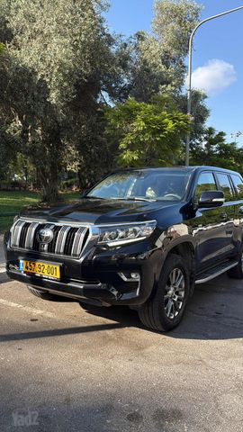 טויוטה לנד קרוזר