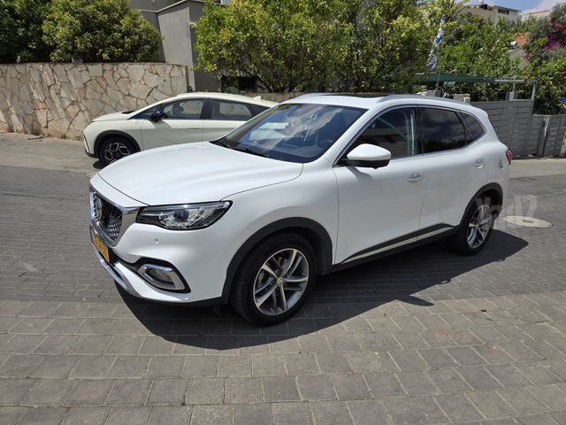 מודעת רכב אם ג'י EHS PHEV
