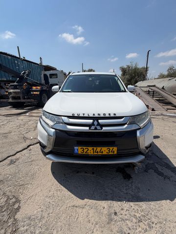 מיצובישי אאוטלנדר