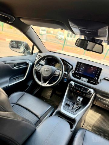 טויוטה RAV4