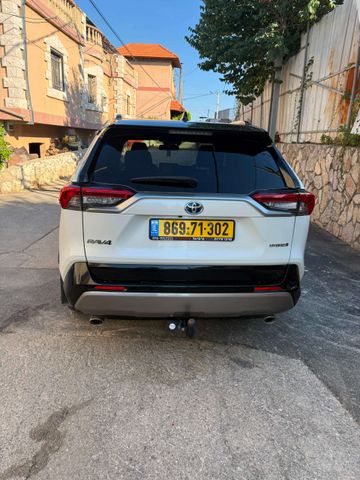 טויוטה RAV4