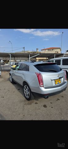 קאדילק SRX